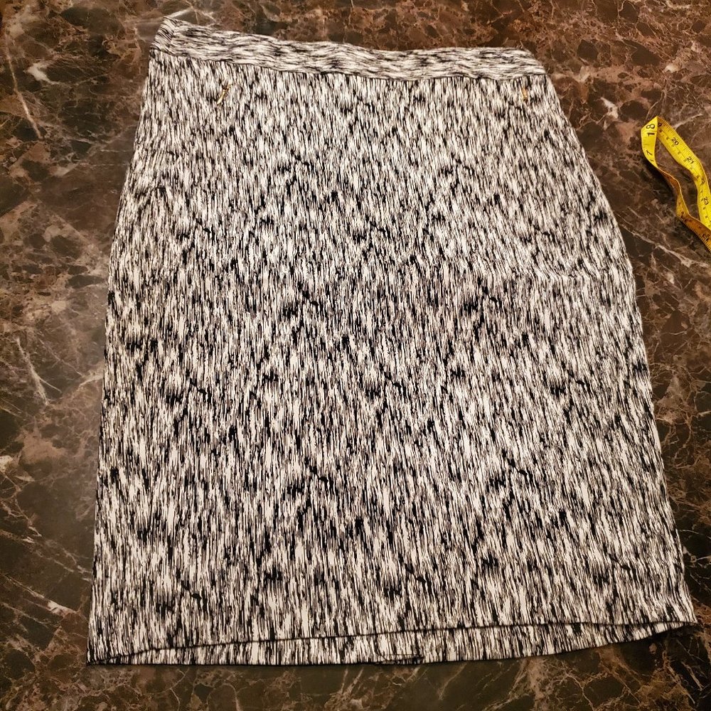 The Limited black and white skirt